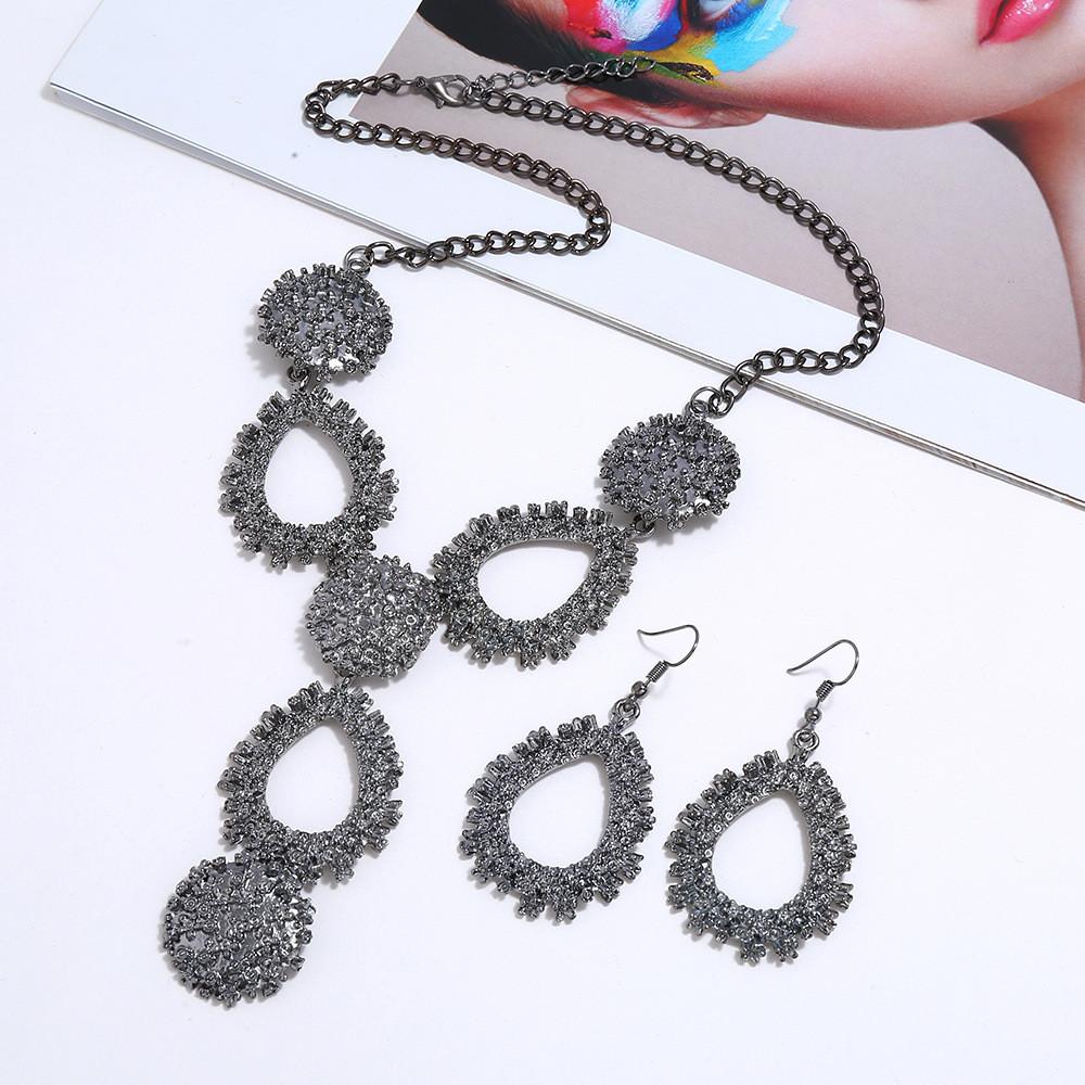 Water Chic Geometric Drop Necklace Set With Alloy Pendant And Chain Spring For