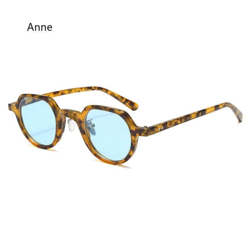 Retro Small Round Sunglasses Women Fashion Clear Ocean Lens Shades UV400 Men Rivets Trending Punk Sun Glasses gafas óculos