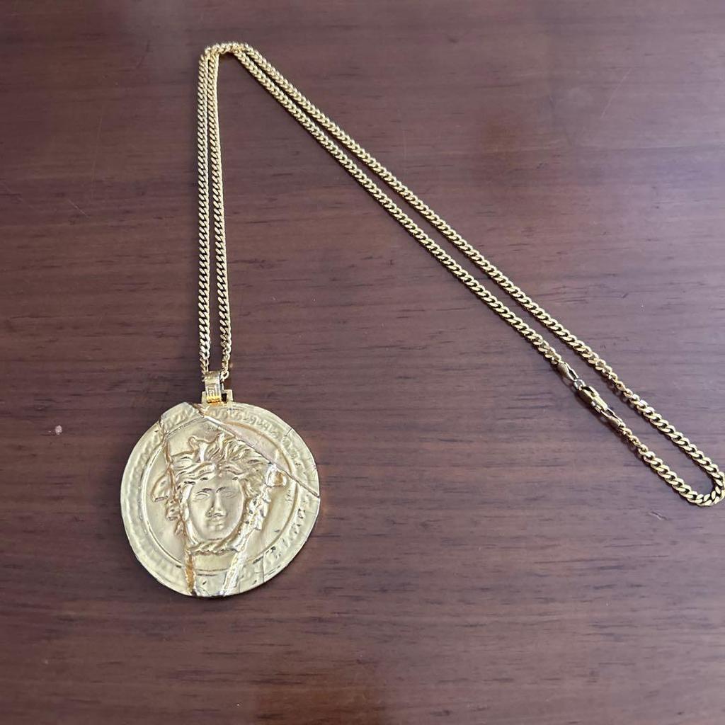 Used versace necklace