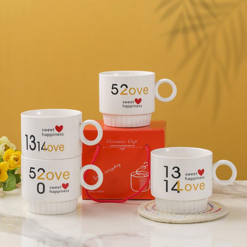 

Творческая керамическая чашка Одиночная чашка Открытие небольшого подарочного события Подарит мультяшную чашку Парный принт 201-300ml
