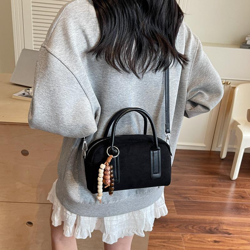 Niche Handbag Bag Women's New Fashion Retro Commuter Shoulder Pillow Bag Premium Messenger Bag