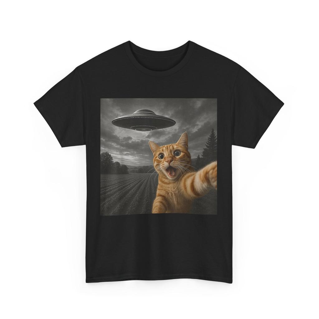 Cat Selfie with Alien UFO Shirt, Cats Lovers Space Lovers Women Men Funny Shirt