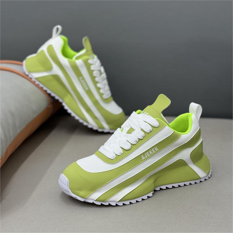 Neue bequeme Schuhe, Sportschuhe sind bequem und atmungsaktiv xlz