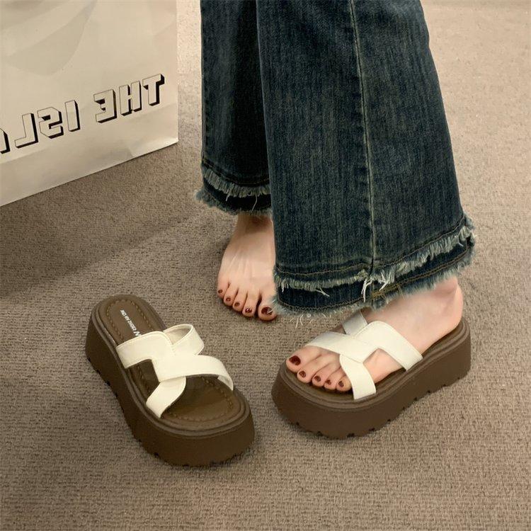 

Silver slippers women s summer outer wear 2025 new trendy retro small man thick bottom heightening Korean cool slippers 40