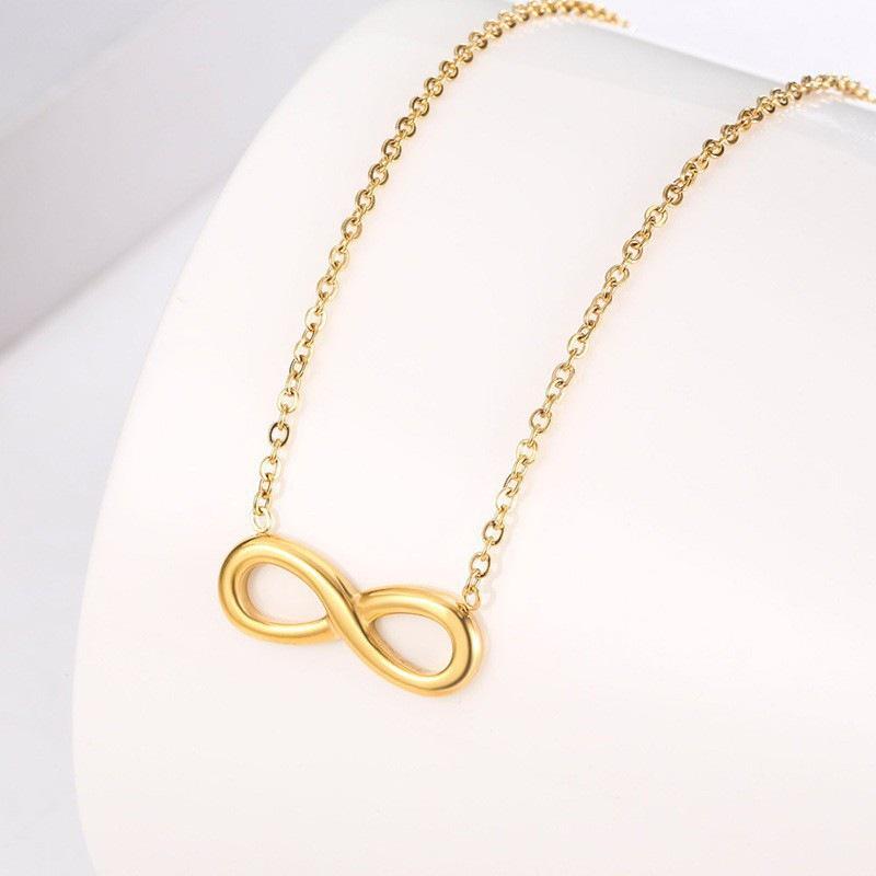 Fashionable Light Luxury Fade-Resistant Women's Titanium Steel Clavicle Chain Necklace In Gold