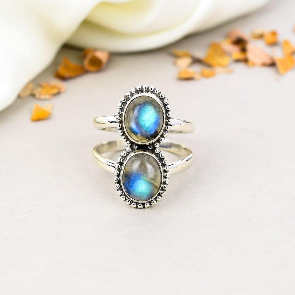 Inel de forma ovala cu piatra pretioasa labradorita din argint 925 pentru femei
