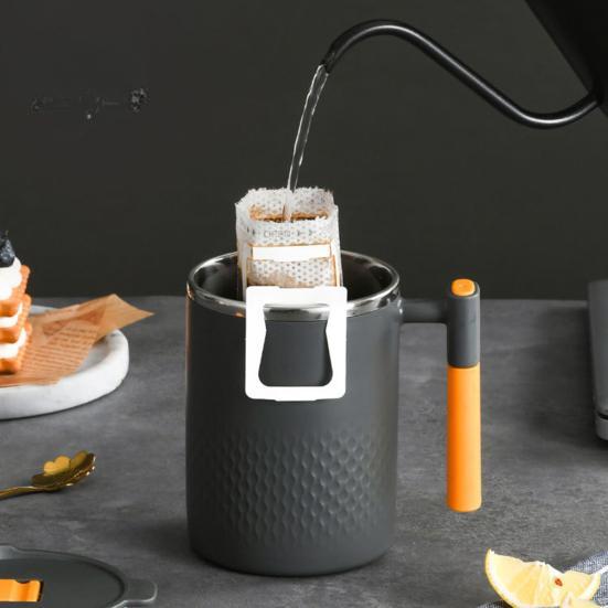 450 ml Praktický hrnek na kávu s hladkým povrchem Vynikající šálek na kávu s víčkem