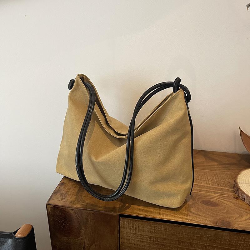 

2025 new autumn and winter retro matte large-capacity simple tote bag high-end fashion casual shoulder messenger bag 36*28*12 хаки