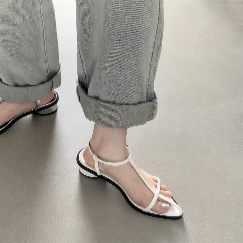 Niche French flat-bottomed silver temperament strappy sandals fairy shoes 2025 new summer beach roman shoes