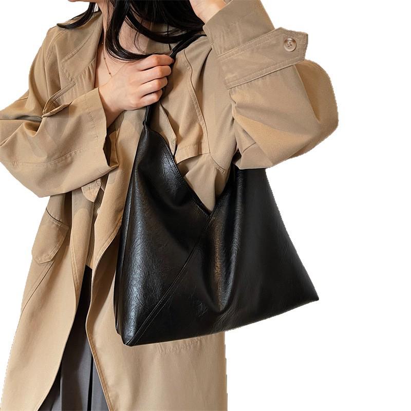 Retro Large Capacity Women's Tote Bag - Autumn/Winter Korean Style, Simple Versatile Single Shoulder Underarm Bag for Casual Commutes