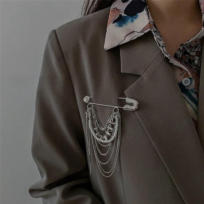 Ins Style Retro Pearl Fringed Pin Decoration Personality Temperament Japan And Korea Fashion Autumn And Winter New Coat Brooch Tide