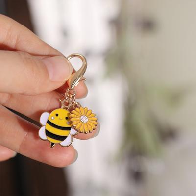 Ornaments Bee Flower Pendant Cute Bag Hanging Creative Bee Keychain  Personal Use