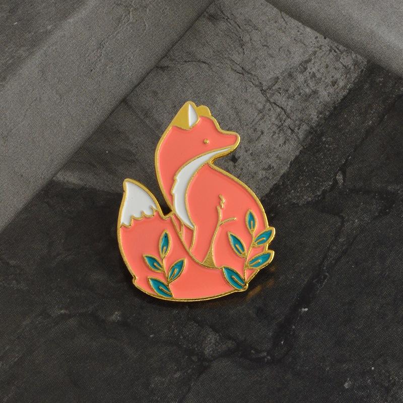 

Creative Fun And Red Fox Enamel Brooch Elegant Alloy Badge For Enthusiasts Fashion