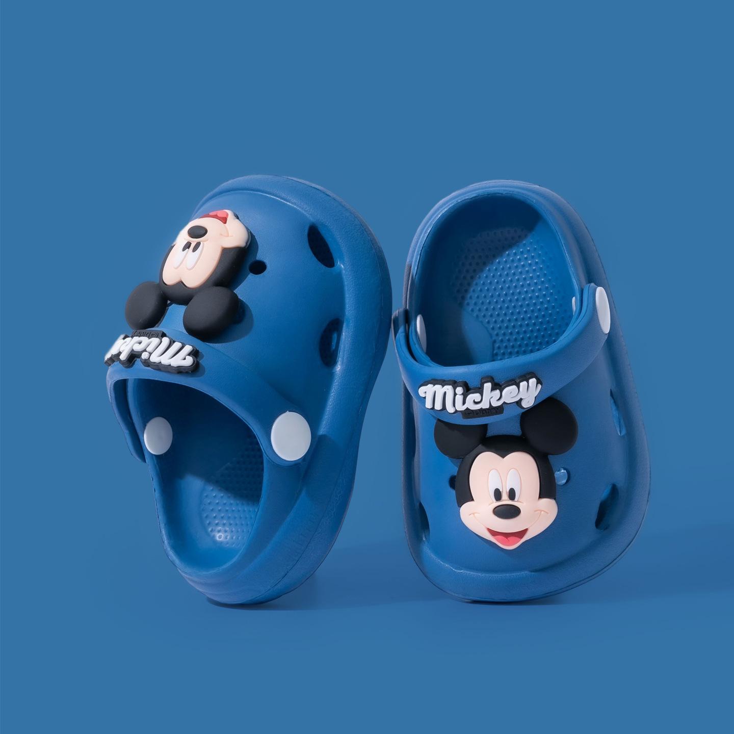 

Mickey Strawberry Bear children s garden shoes for boys and girls, summer cartoon children s sandals, non-slip, anti-collision, closed-toe slippers 13cm(Suitable18-19Code）