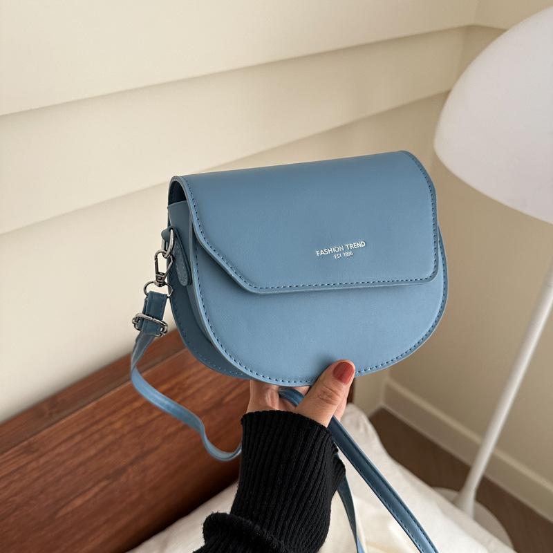 Simple Texture Solid Color Semi-round 2025 New Trend Foreign Texture Casual Shoulder Crossbody Saddle Bag Women