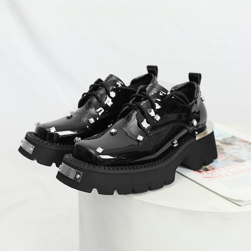 

Ретро квадратный носок маленькие кожаные туфли женские из натуральной кожи дерби туфли ивовые гвозди декоративные панк стиль туфли на платформе 40 чёрный