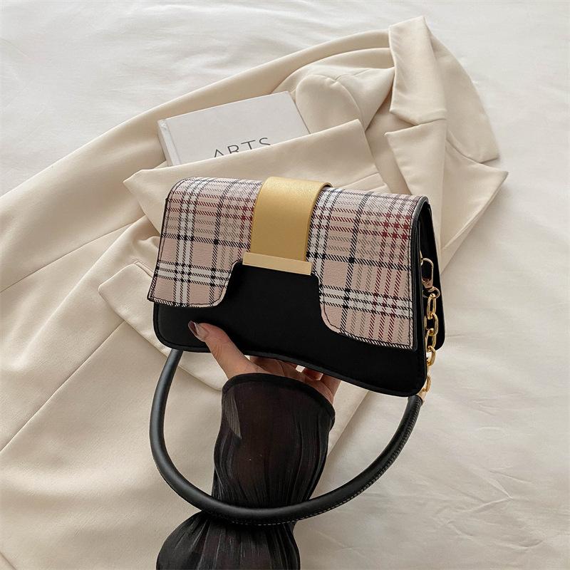 

Легкая роскошная и красивая переносная сумка через плечо 2024 года, новая мода, французская индивидуальность, простая иностранная индивидуальность, маленькая квадратная сумка чёрный