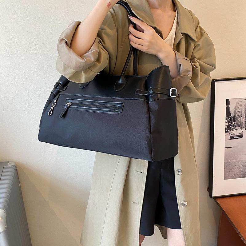 Large Capacity Tote Bag Women's 2025 New Versatile Casual Handbag Premium Shoulder Travel Bag