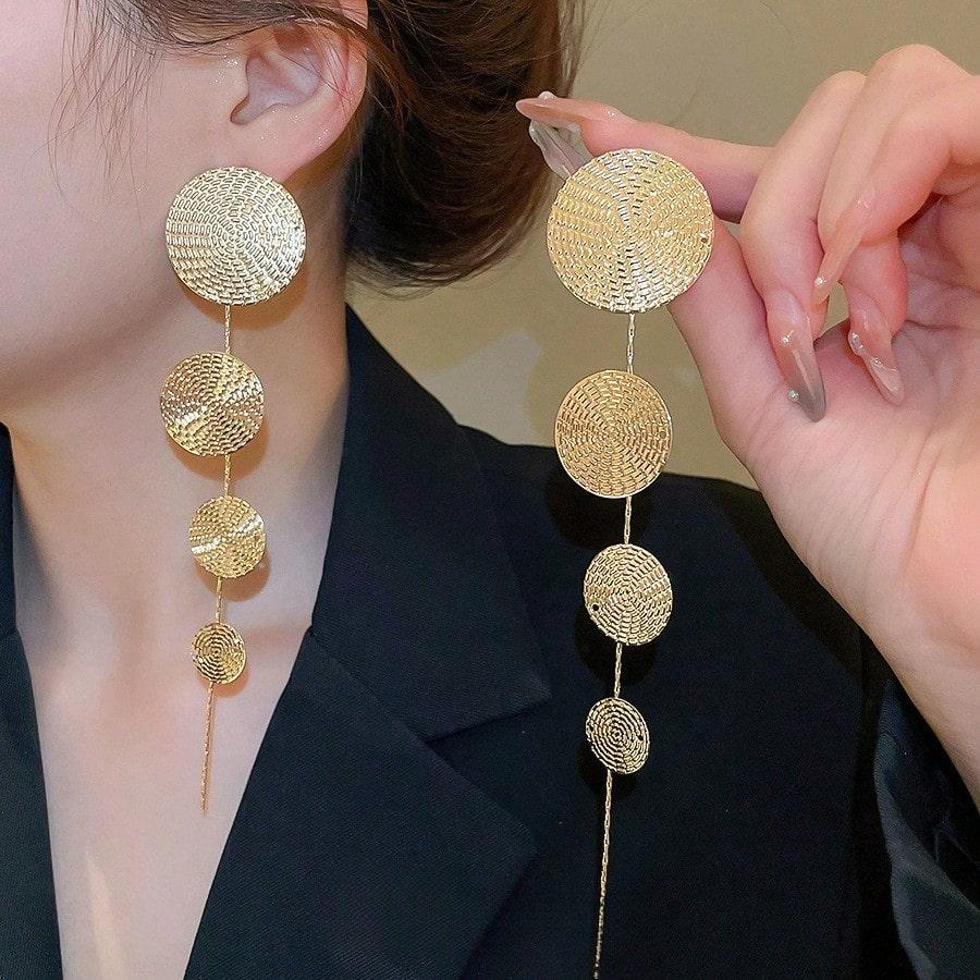 1 Pair Of Metal Round Patterned Long Tassel Earrings, Simple And Versatile Earrings To Decorate Face Shape And Temperament