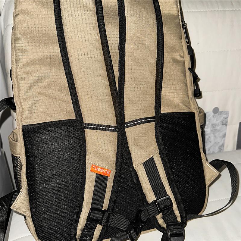 Leichter Nylon-Rucksack für Damen & Herren – Wasserdichtes Outdoor-Design mit mehreren Taschen, Ideal zum Wandern und Reisen