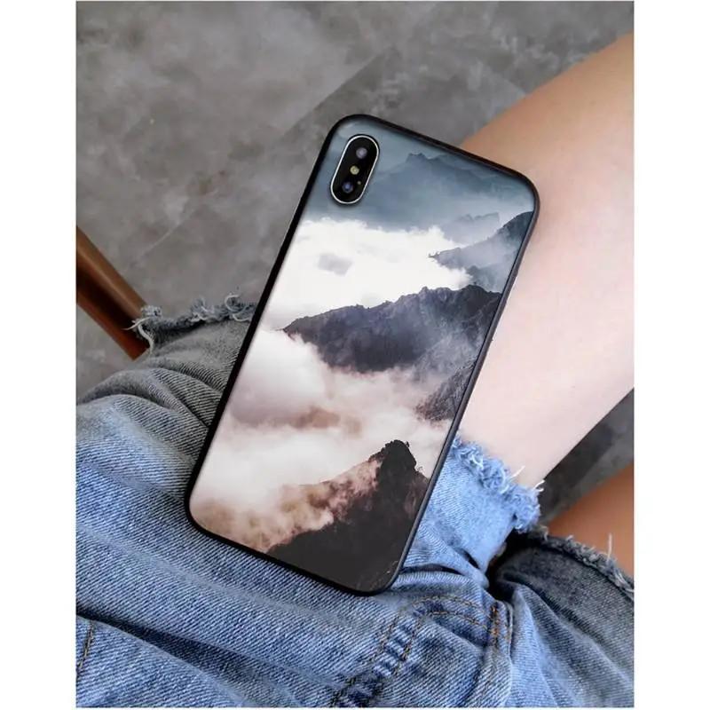 IPhone16 Handyhülle Berg-, Wald-, Nebellandschaft-Handyhülle wird im Auftrag anderer verschickt, lackierter Fallschutz für Fallschutz.