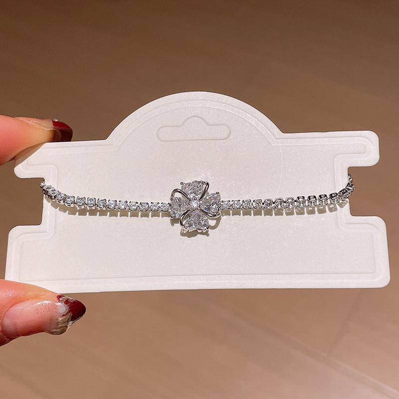 Floral Zirconium Adjustable Bracelet For Women With Elegant And Trendy Style