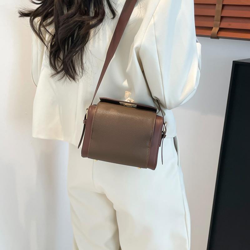 New Messenger Bag Temperament Retro Versatile High-end Niche Design Box Bag Single Shoulder Messenger Small Square Bag