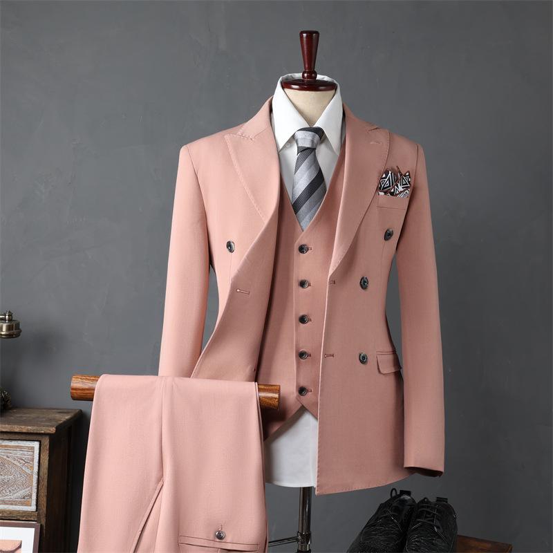 Herren Slim-Fit Dreiteiler: Trendige Business- und Hochzeitsmode.