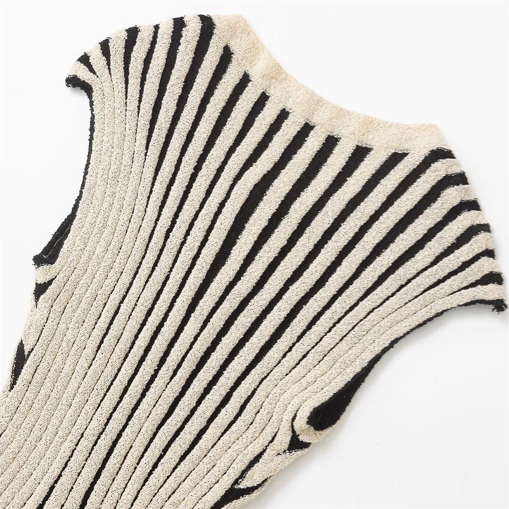 2025 Spring/Summer Women's Slim Fit Striped Sleeveless Knit Top