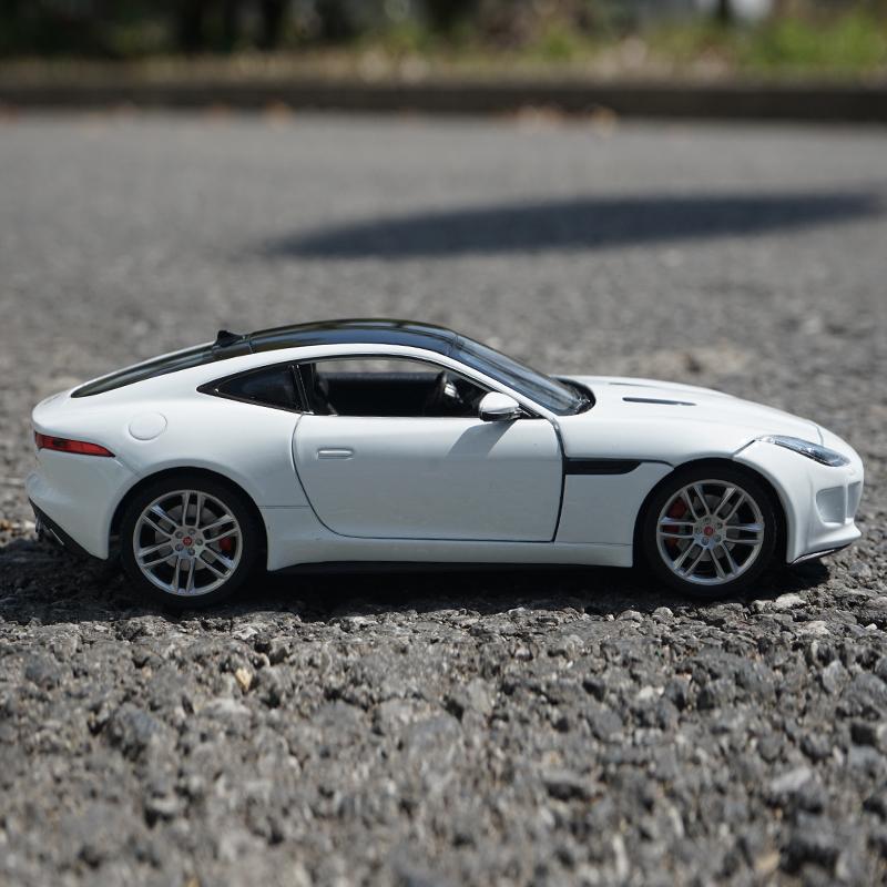 WELLY 1/24 JAGUAR F-Type Coupe Alloy Car Diecasts & Toy Vehicles Car Model Miniature Scale Model Car Toy for Children