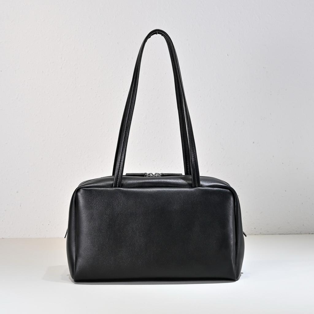 2025 new RO * W niche design minimalist first layer sheepskin single shoulder underarm bowling bag premium commuter bag