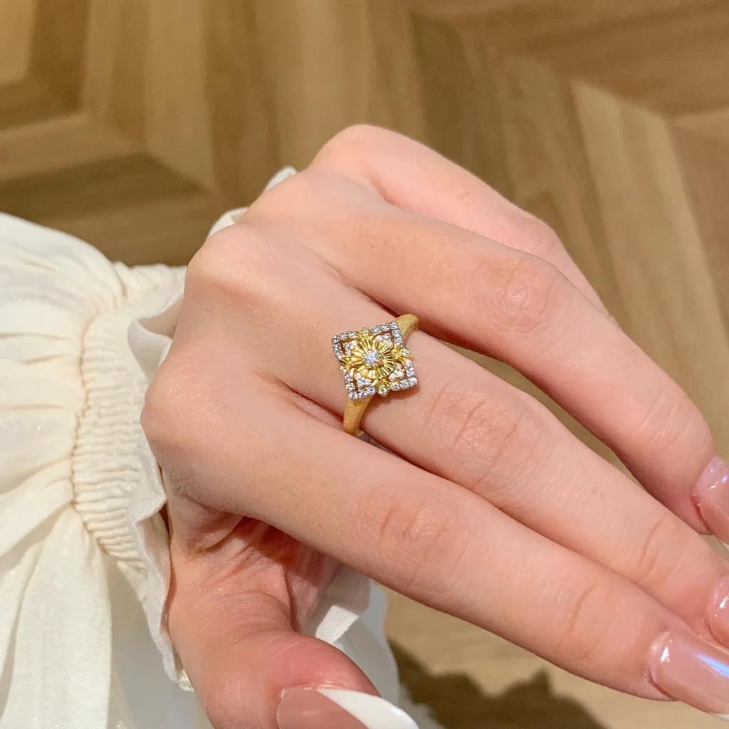 Italian Buchi Style Cnc Car Flower Four-Leaf Clover Pendant Necklace French Retro Light Luxury Diamond Laser Ring Women