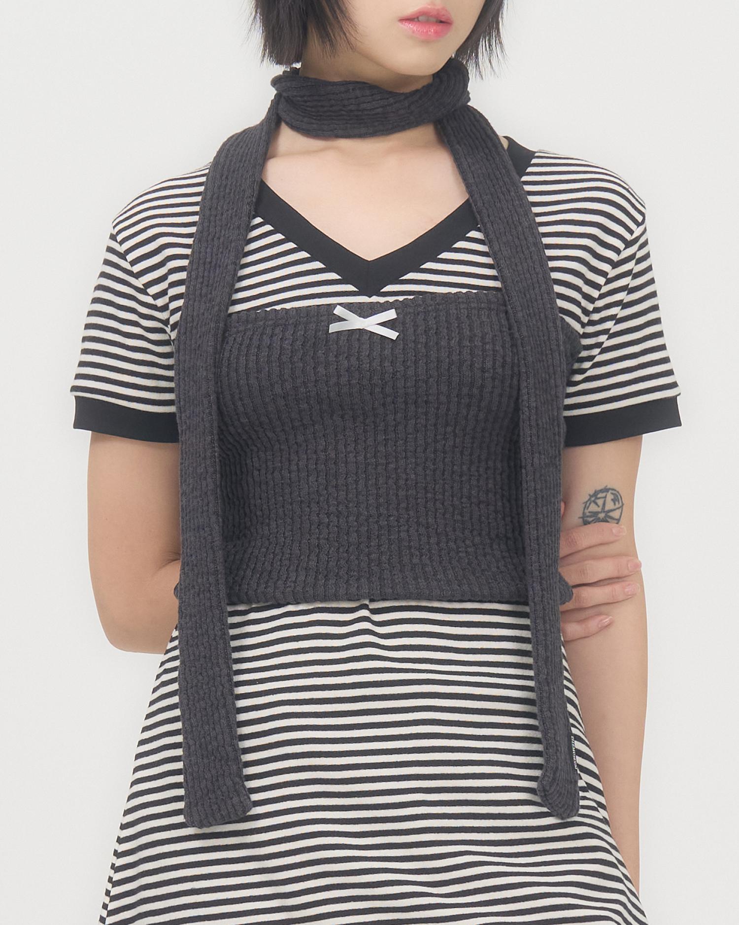 G Museum Ribbon Knit Tube Top (Charcoal) Charcoal/Free