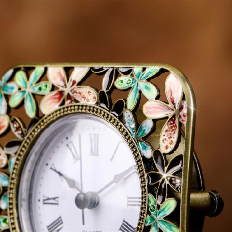 Small Table Clock with Enamel Color Metal Clocks Quiet Timekeeping for Collectors Mantel Clock Home Decoration