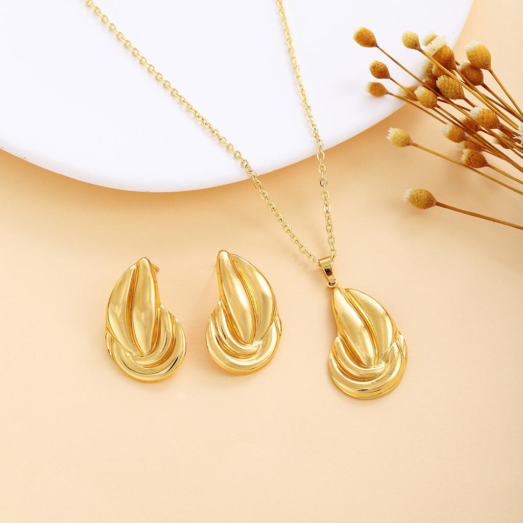 Peach Heart Spiral Leaf Irregular Earrings Necklace, Light Luxury High-End Metal Style Fashion Temperament Suit