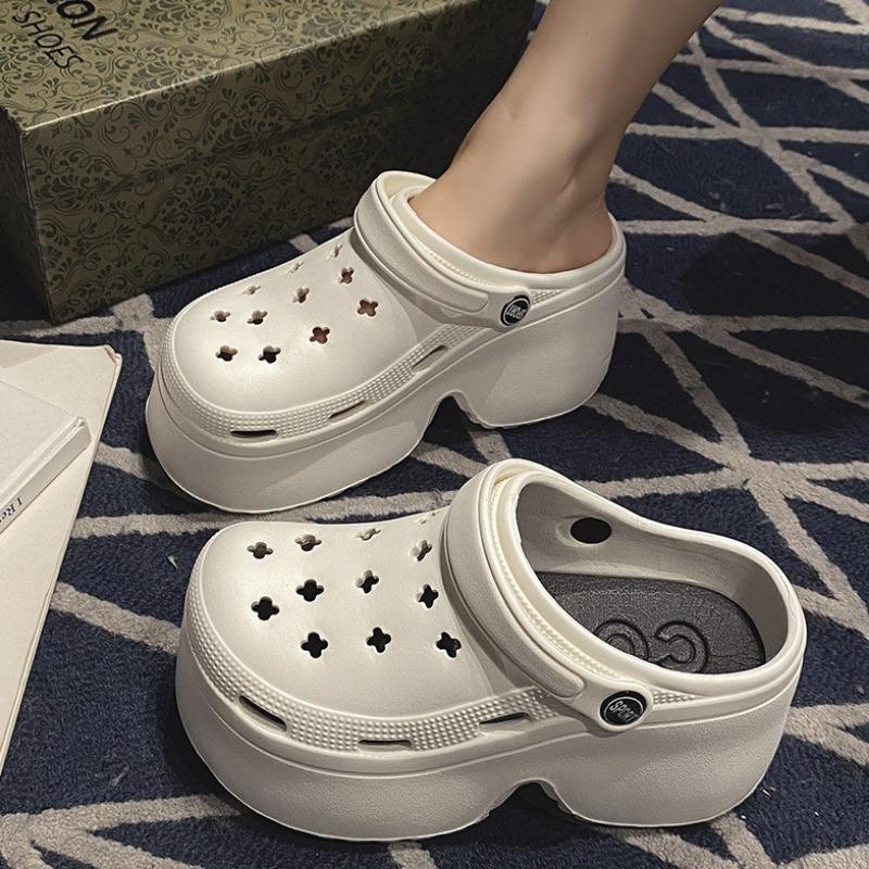 Summer Women's Clogs Fashion Non Slip Beach Wedges Slippers 2026 New Women EVA Sandals Outdoor Walking Footwear Zapatos De Mujer