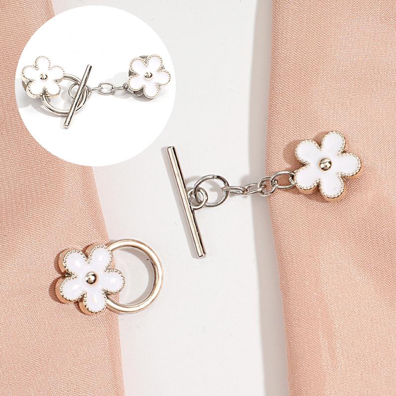 Dámské brože s utahovacím pasem s pevným připojením na límec