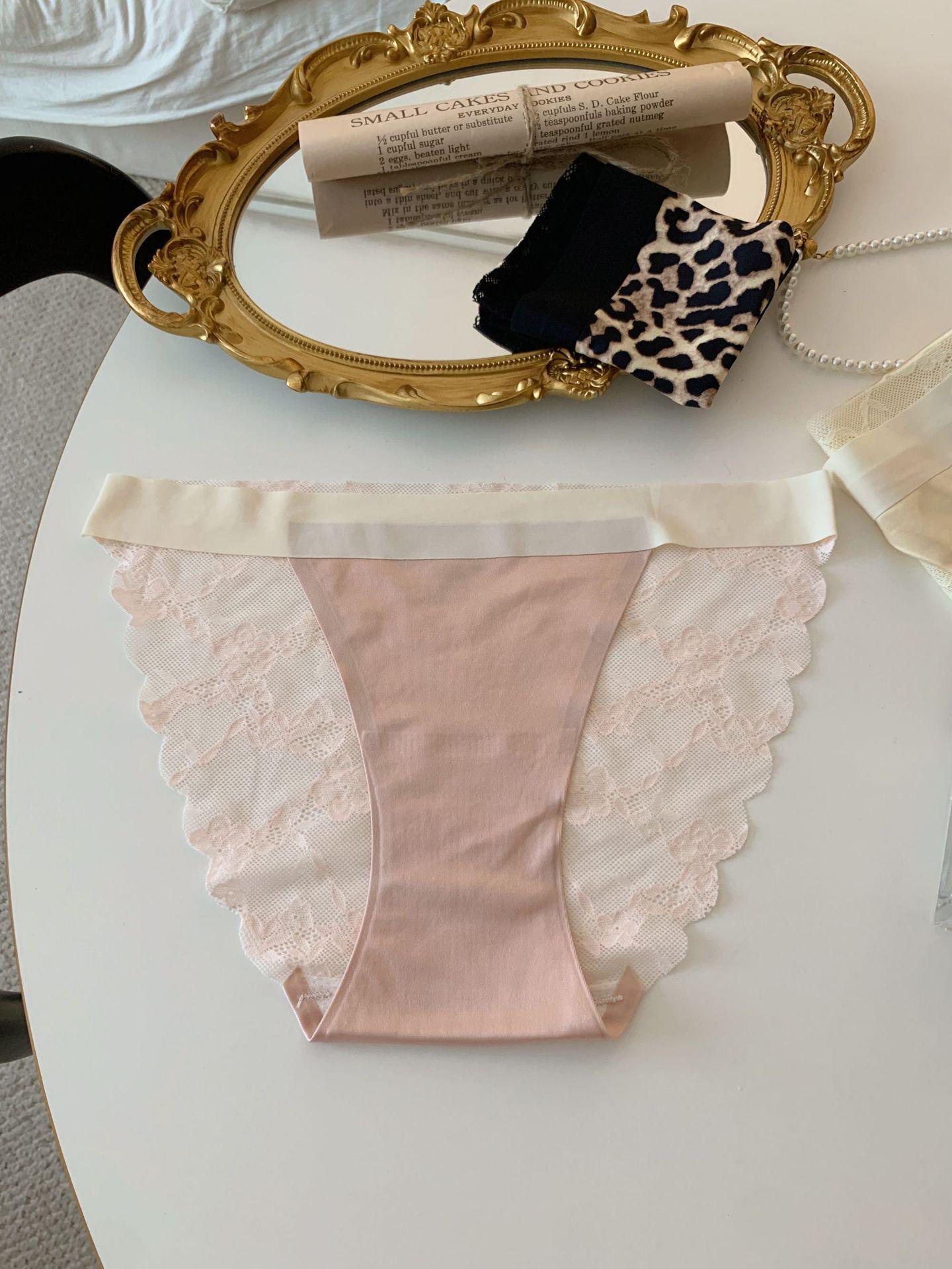 

Leopard Print Lace Low-Rise Seamless Thong - Sexy Ice Silk Panties for Women M [80-100 lbs] рожевий