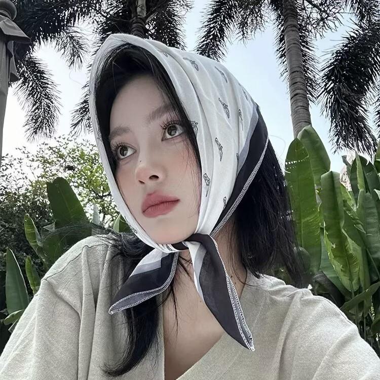Skin-friendly soft cotton and linen breathable neck protection small square scarf polka dot cashew flower headscarf export Korean single scarf silk sc