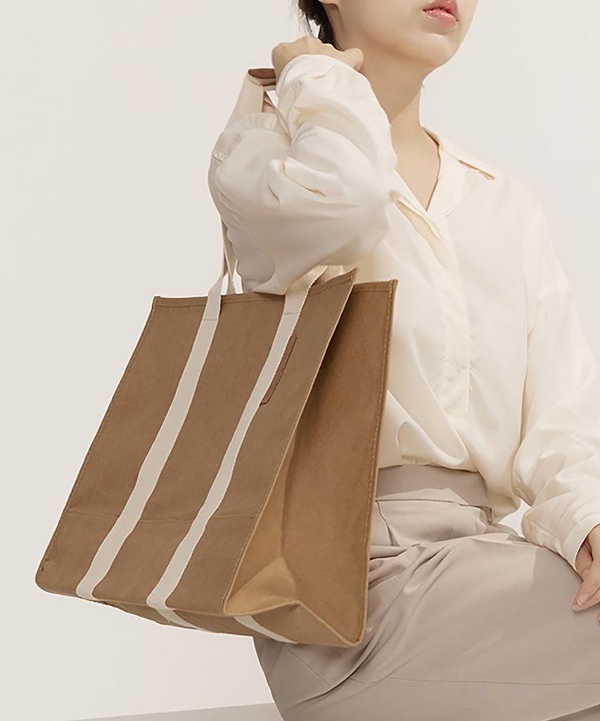 Out Of The Woods Park Si-Raji Tote