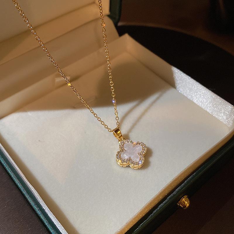 

Four-leaf clover sweater chain women s autumn and winter fashion small fragrance temperament necklace niche tide collarbone chain золотий