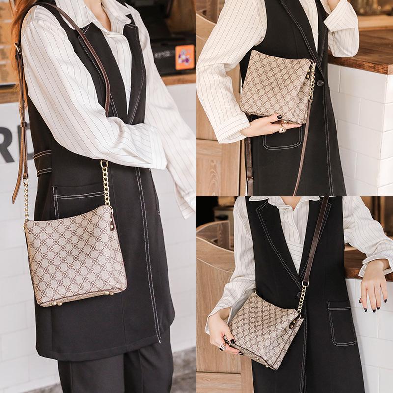 Retro Printed Bucket Bag for Women Spring and Summer New European and American Fashion Large Capacity One Shoulder Oblique Cross Chain Bag