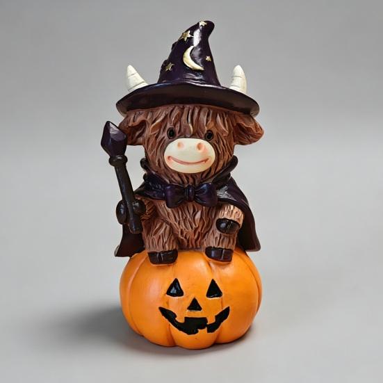 Highland Cow Figurine, Halloween Witch Pumpkin Skull Cow Statue, Resin Scottish Ornament for Calf Lovers, Shelf, Tiered Tray, Mantel, Tabletop Decor