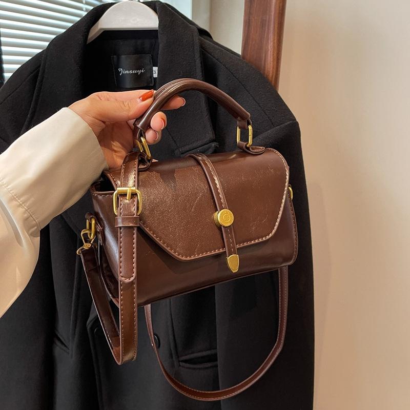 Women's bag autumn and winter high-end sense exquisite niche design handbag women's 23 new Korean version fashion messenger small square bag