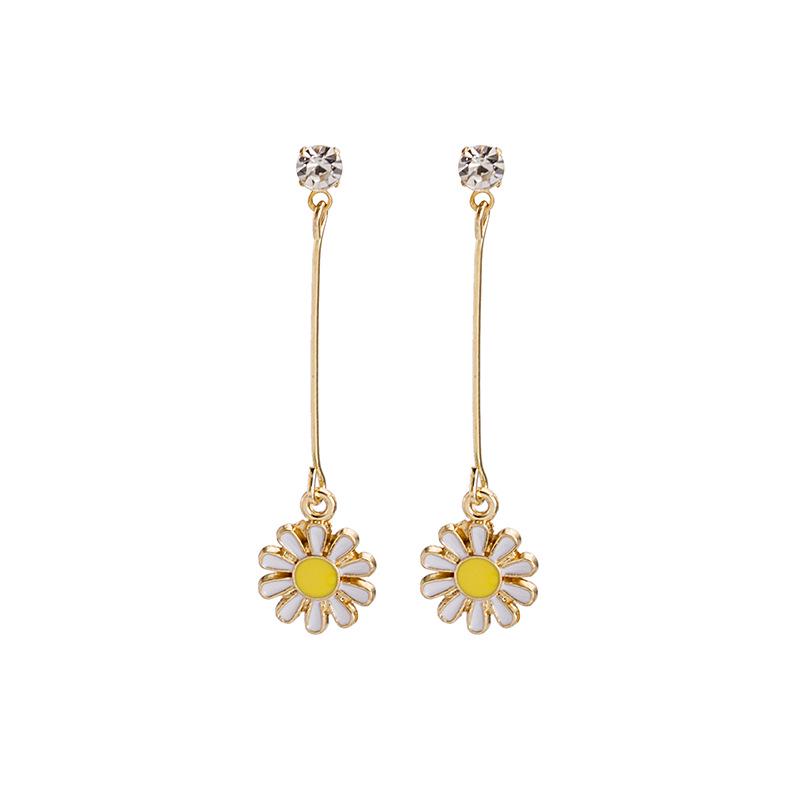 

Длинные серьги в виде корейской ромашки: Простой, элегантный цветочный дизайн с бриллиантами.