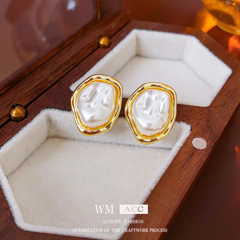 Medieval Vintage Silver Needle Earrings, Temperament Light Luxury Court Style Pearl Earrings Versatile High-end Retro Earrings