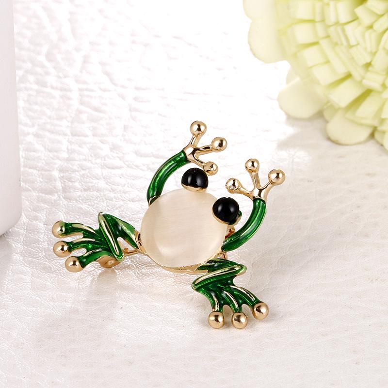 Korean Style Cute Goofy Green Frog Brooch with Faux Cat s Eye
