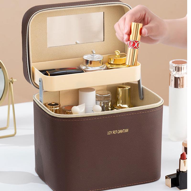 High-Capacity Luxury Makeup Bag: Stylish Cosmetic Storage for Trendsetters
