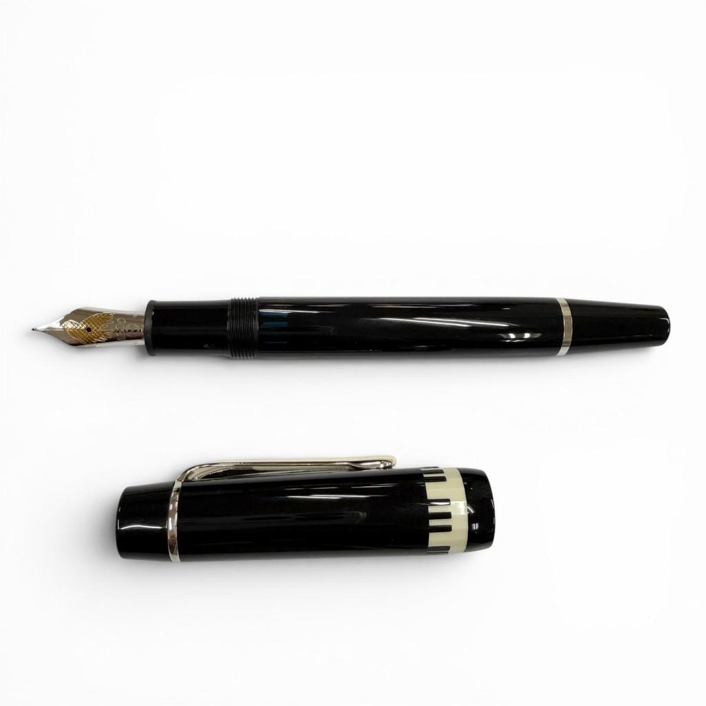 Excellent MONTBLANC fountain pen Donation Pen Herbert von Karajan black 18K mens Used