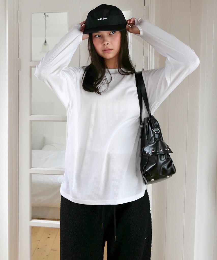 INJIACTIVE Ribbed Oversized Hand Warmer Tee White